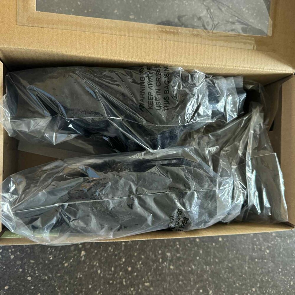 Steven Madden Slip On - image 2